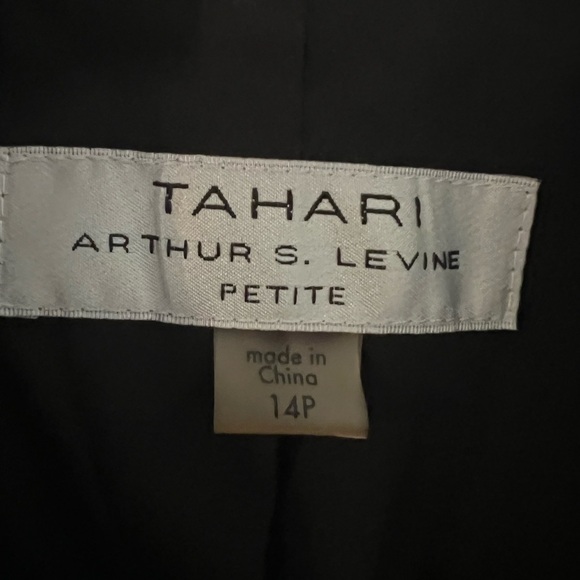 NWT Tahari Black Blazer with silver stud Detailing size 14p (Q101) - Picture 5 of 13